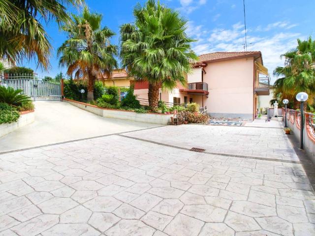Villa Indipendente in vendita a Ripoli, Mosciano Sant'angelo