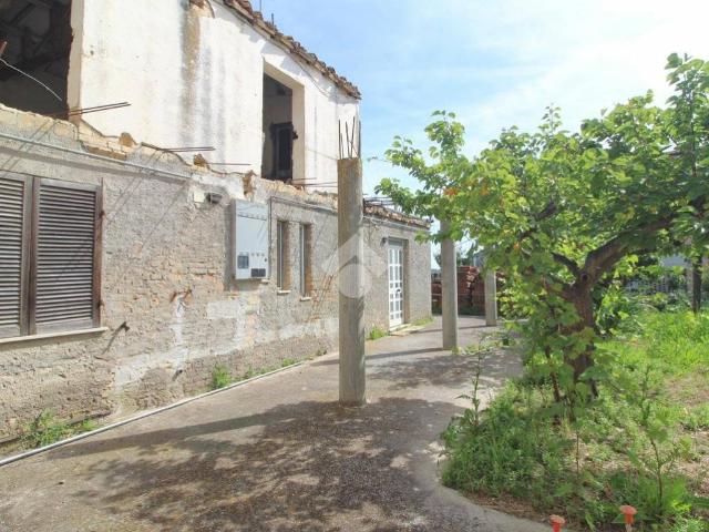 Villa Indipendente in vendita a Mosciano Sant'angelo, Abruzzo