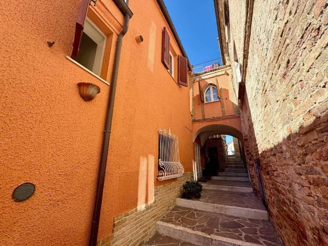 Villa Indipendente in vendita a Mosciano Sant'angelo, Abruzzo