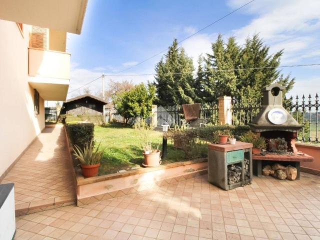 Villa Indipendente in vendita a Mosciano Sant'angelo, Abruzzo