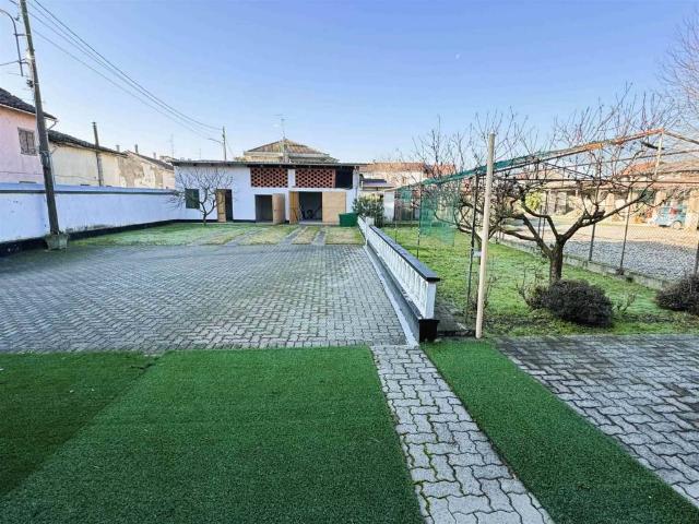 Villa Indipendente in vendita a Piemonte, Vercelli