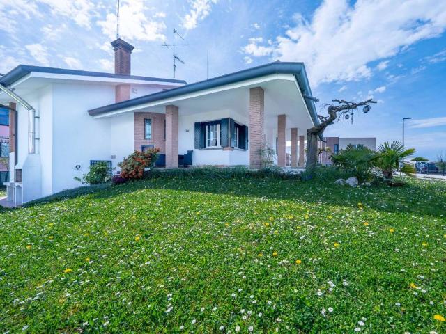 Villa Indipendente in vendita a Motta Di Livenza, Veneto