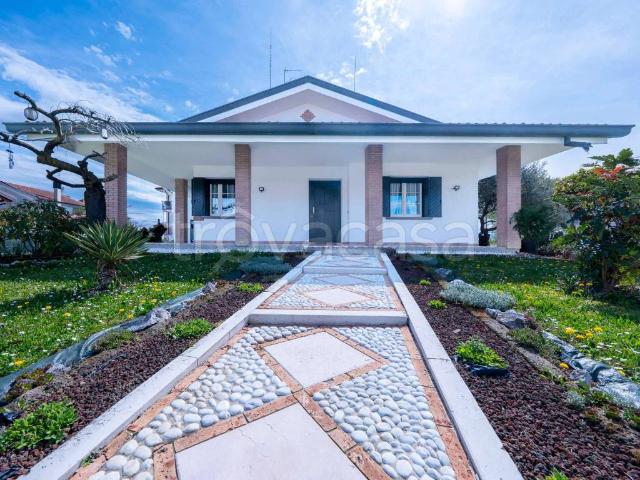 Villa Indipendente in vendita a Motta Di Livenza, Veneto