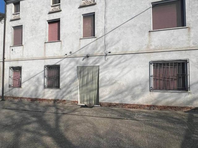 Villa Indipendente in vendita a Motteggiana, Lombardia