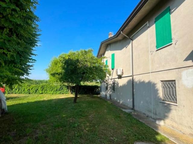 Villa Indipendente in vendita a Motteggiana, Lombardia