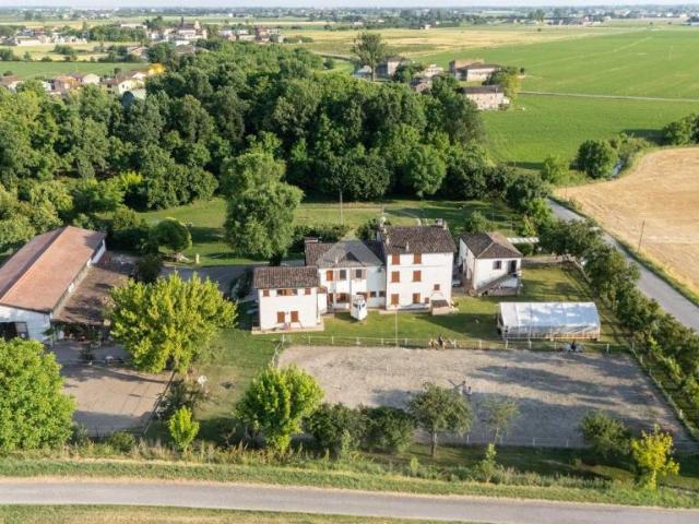 Villa Indipendente in vendita a Motteggiana, Lombardia