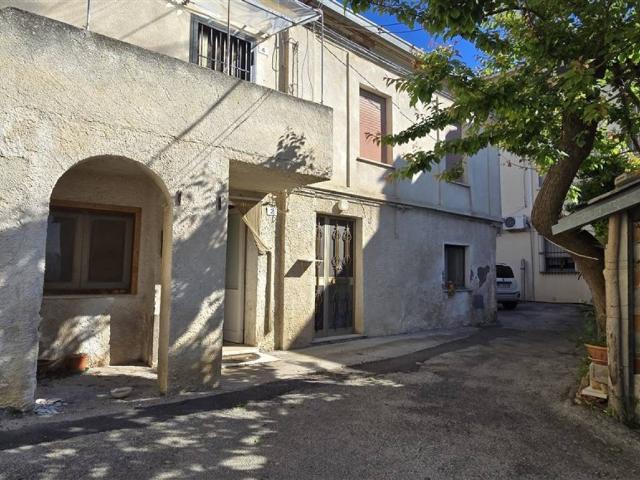 Villa Indipendente in vendita a Mozzagrogna, Abruzzo