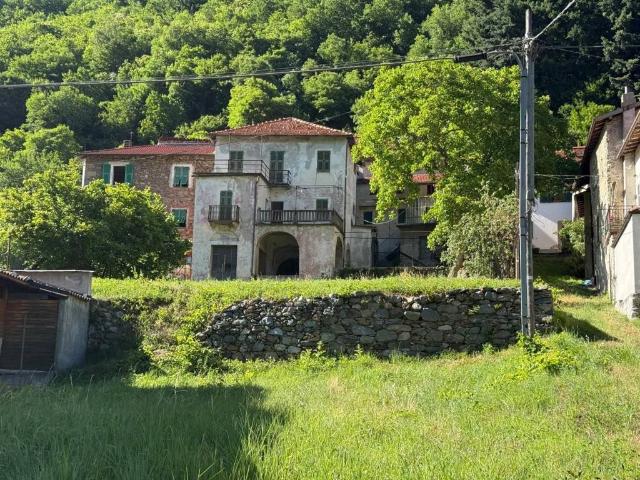 Villa Indipendente in vendita a Murialdo, Liguria