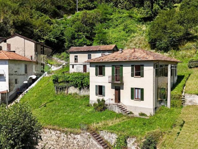 Villa Indipendente in vendita a Musso, Lombardia