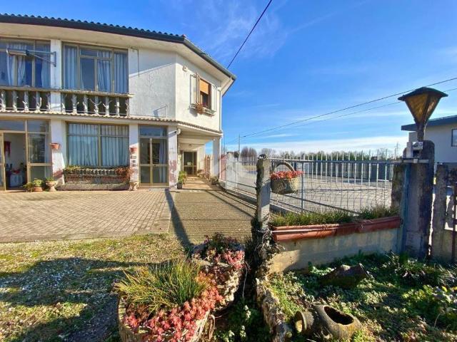 Villa Indipendente in vendita a Mussolente, Veneto