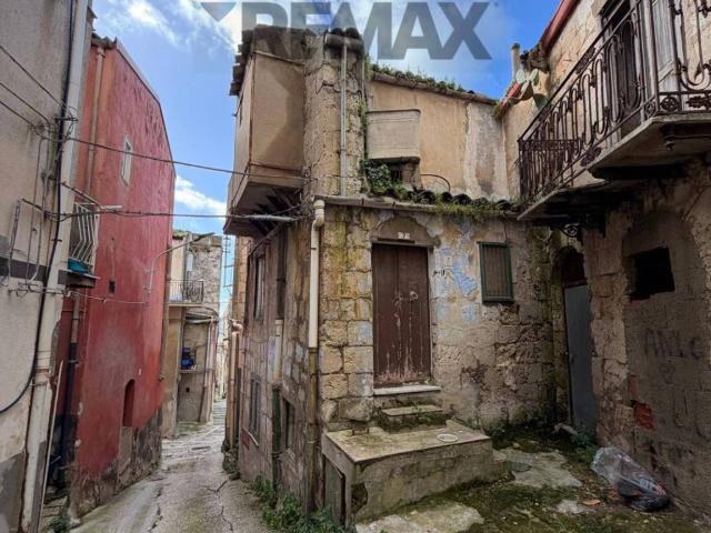 Villa Indipendente in vendita a Mussomeli, Sicilia
