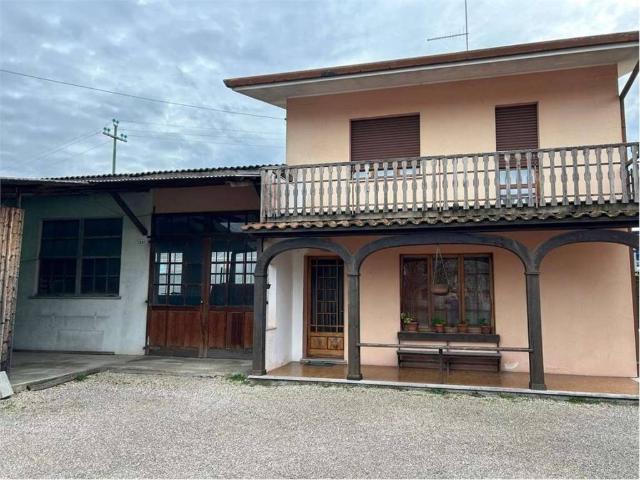 Villa Indipendente in vendita a Muzzana Del Turgnano, Friuli-Venezia Giulia