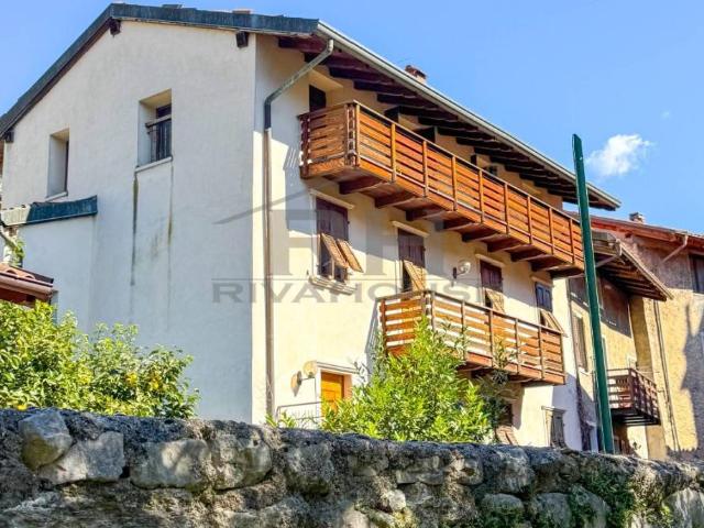 Villa Indipendente in vendita a Comunità Alto Garda e Ledro, Nago