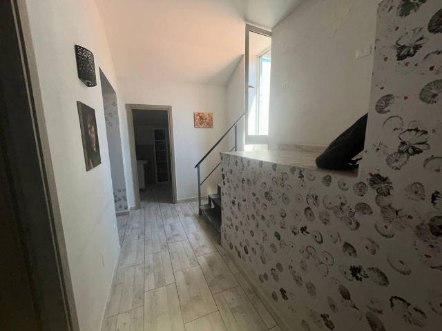 Villa Indipendente in vendita a Municipalità 4, Campania