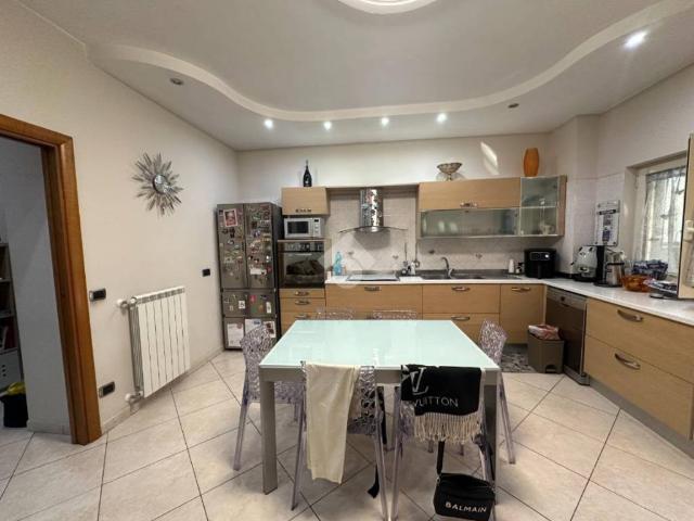 Villa Indipendente in vendita a Napoli