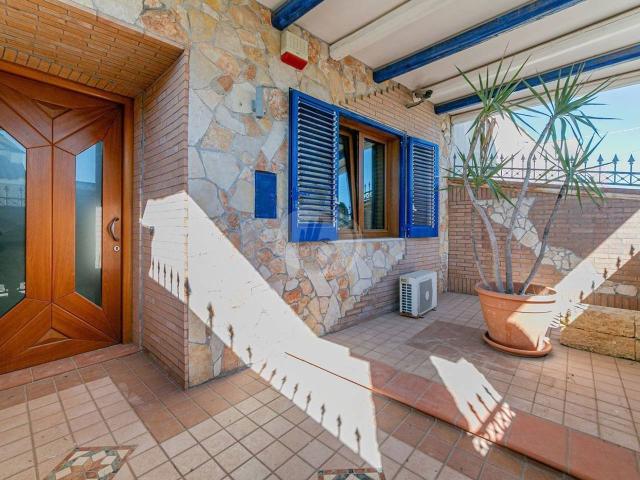 Villa Indipendente in vendita a Rione Bentivenga, Puglia