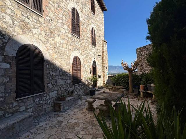 Villa Indipendente in vendita a Narni, Umbria