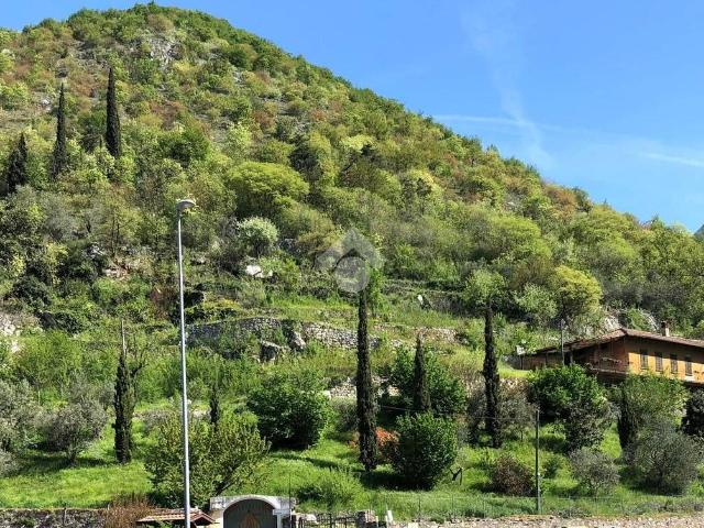 Villa Indipendente in vendita a Dernago, Nave