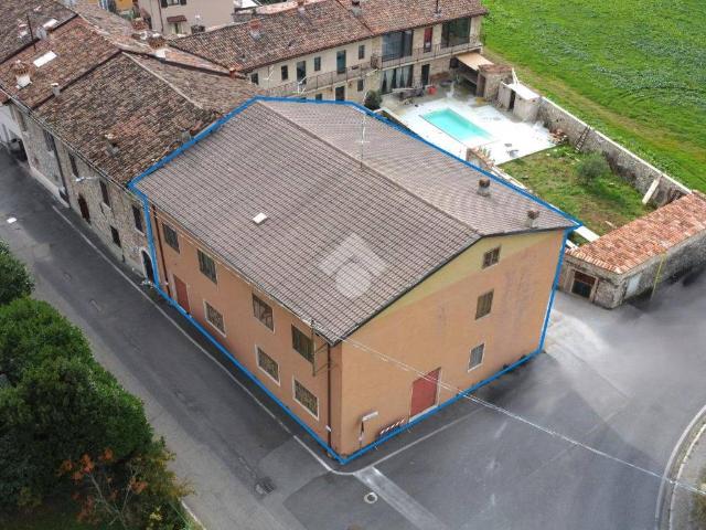 Villa Indipendente in vendita a Dernago, Nave