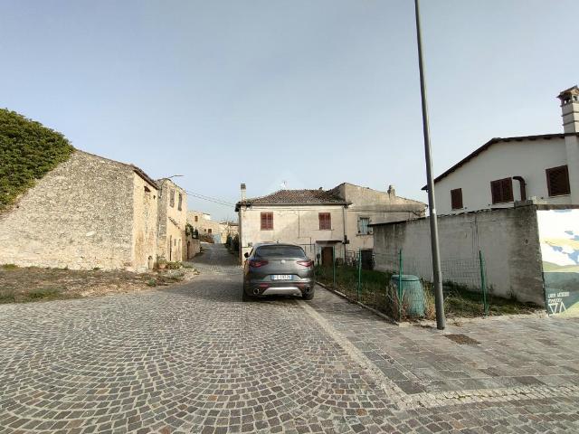 Villa Indipendente in affitto a Navelli, Abruzzo