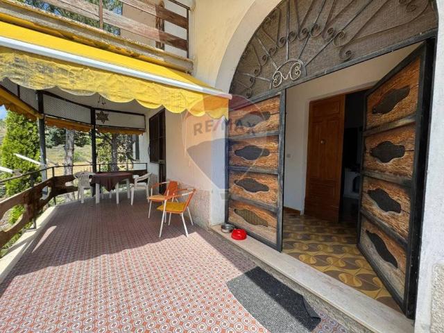 Villa Indipendente in vendita a Navelli, Abruzzo