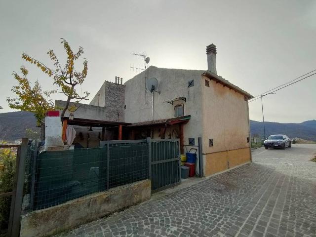 Villa Indipendente in vendita a Navelli, Abruzzo