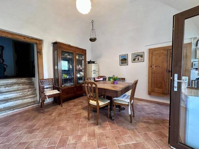 Villa Indipendente in vendita a Navelli, Abruzzo