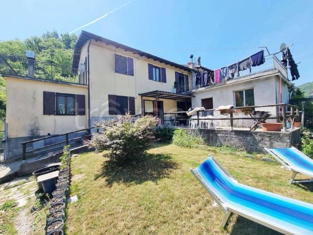 Villa Indipendente in vendita a Neirone, Liguria