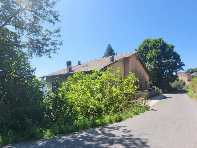 Villa Indipendente in vendita a Neirone, Liguria