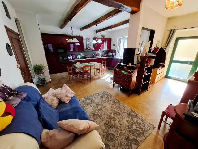 Villa Indipendente in vendita a Neirone, Liguria