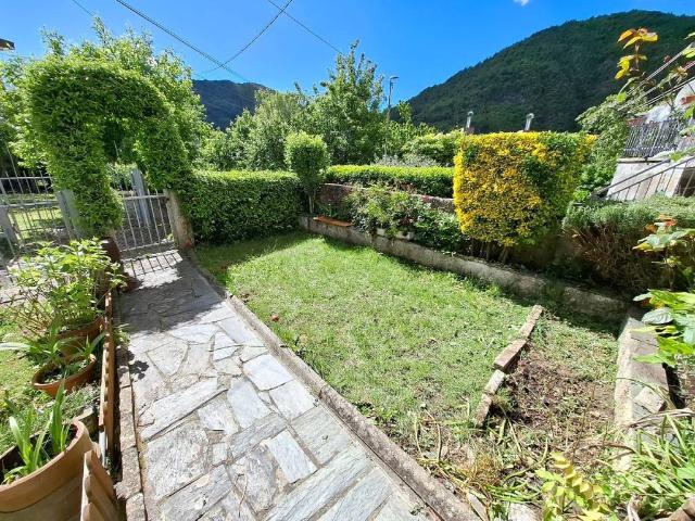 Villa Indipendente in vendita a Neirone, Liguria