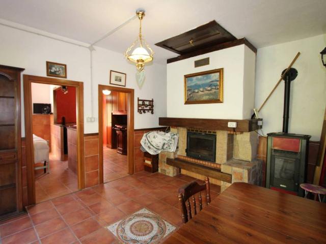 Villa Indipendente in vendita a Neirone, Liguria