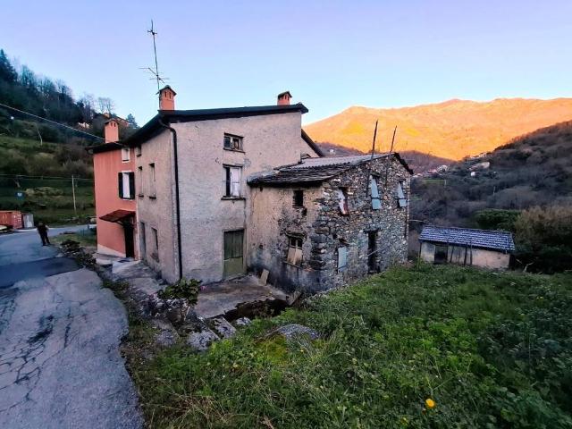 Villa Indipendente in vendita a Neirone, Liguria