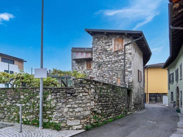 Villa Indipendente in vendita a Botta, Nembro