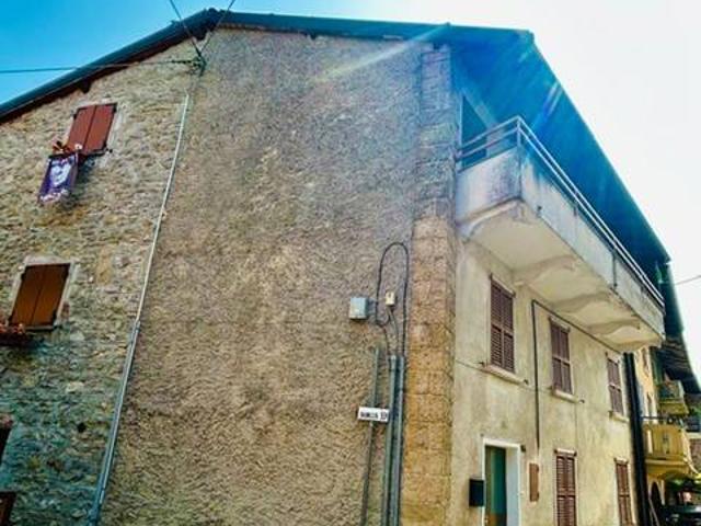 Villa Indipendente in vendita a Nembro, Lombardia