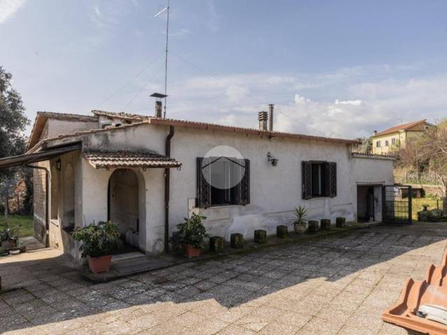Villa Indipendente in vendita a Nepi, Lazio