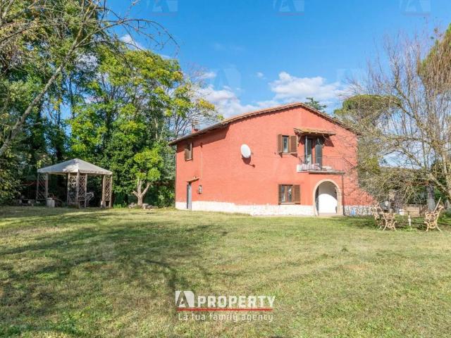 Villa Indipendente in vendita a Nepi, Lazio