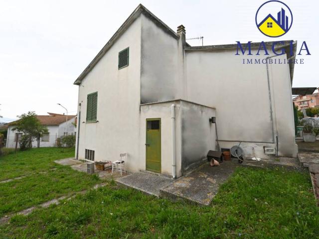 Villa Indipendente in vendita a Unione dei Comuni della Val Vibrata, Nereto