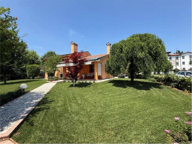 Villa Indipendente in vendita a Sant'Andrea, Nervesa Della Battaglia