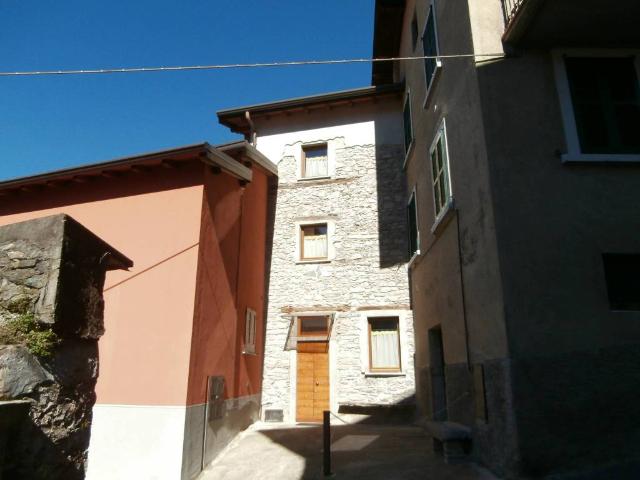 Villa Indipendente in vendita a Nesso, Lombardia