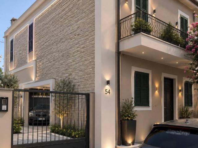 Villa Indipendente in vendita a Borgo Medievale, Roma Capitale