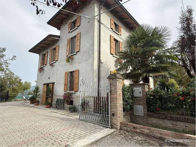 Villa Indipendente in vendita a Neviano Degli Arduini, Reggio Emilia