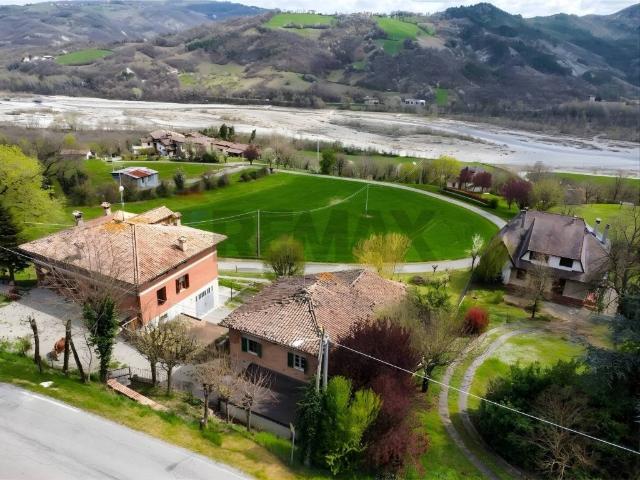 Villa Indipendente in vendita a Neviano Degli Arduini, Reggio Emilia