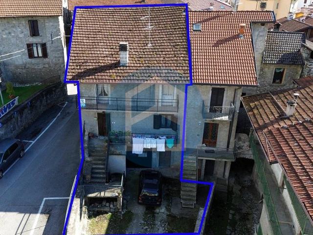 Villa Indipendente in vendita a Comunità montana della valle Camonica, Niardo