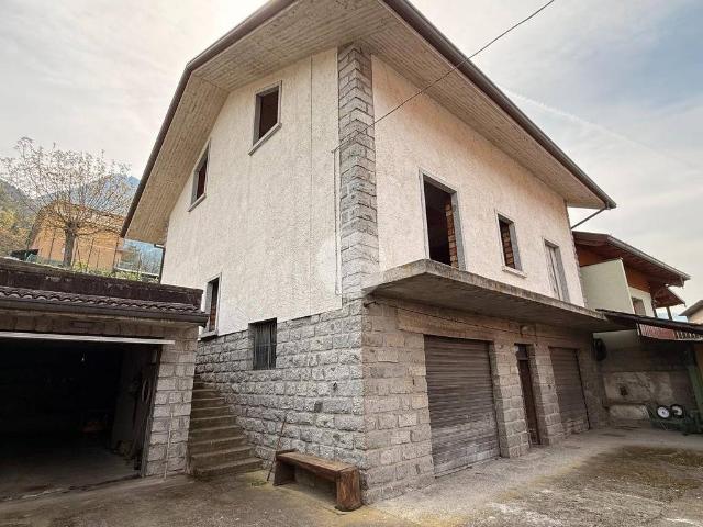 Villa Indipendente in vendita a Comunità montana della valle Camonica, Niardo