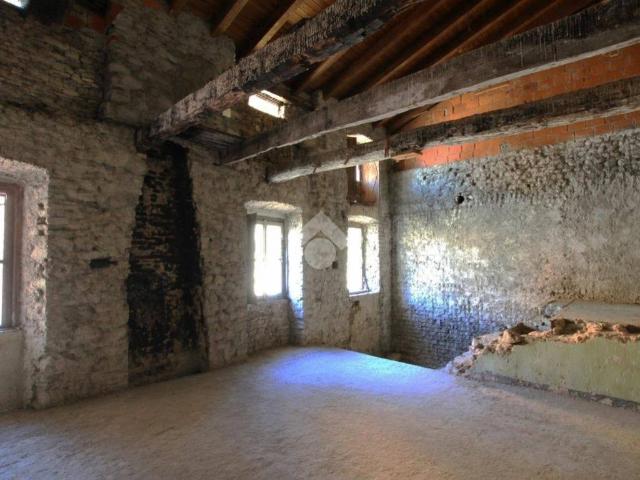 Rustico in vendita a Nibionno, Lombardia