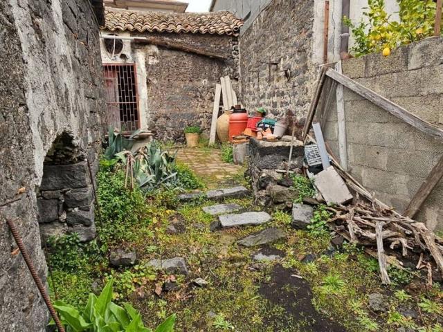 Villa Indipendente in vendita a Nicolosi, Sicilia