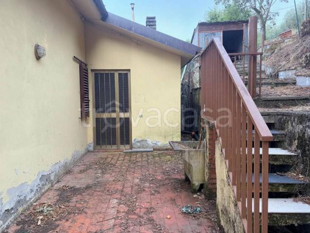 Villa Indipendente in vendita a Montecatini Terme, Toscana