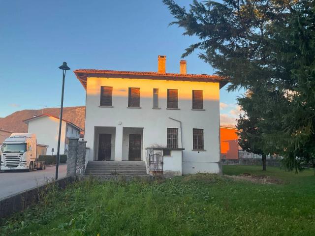 Villa Indipendente in vendita a Nimis, Friuli-Venezia Giulia