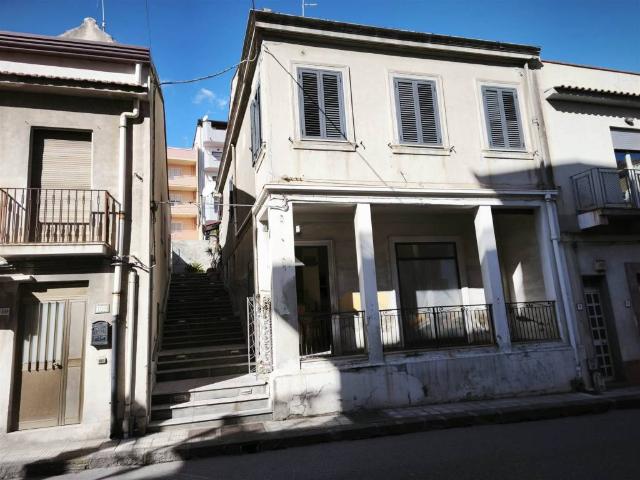 Villa Indipendente in vendita a Nizza Di Sicilia, Sicilia